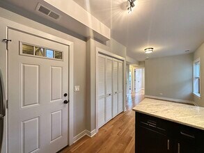 2204 W Eastwood Ave in Chicago, IL - Building Photo - Building Photo