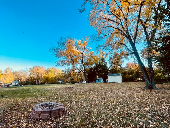 1405 E 133rd St in Grandview, MO - Foto de edificio - Building Photo