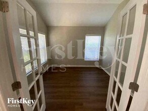 2409 Wheeler Groves Dr in Seffner, FL - Building Photo - Building Photo