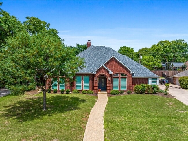 property at 2942 Woodland Hills Dr