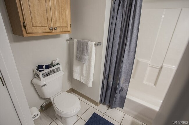 property at 10 Arielle Ct