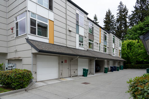 15107-15240 NE 81st Way in Redmond, WA - Foto de edificio - Building Photo