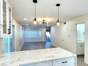 4804 Del Amo Blvd-Unit -1 in Torrance, CA - Foto de edificio - Building Photo