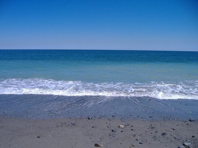 97A Beach Ave in Hull, MA - Building Photo - Building Photo