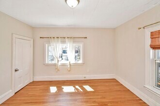 492 Metropolitan Ave in Boston, MA - Building Photo - Building Photo