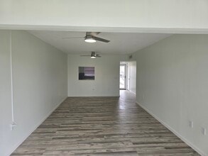 10215 Regal Dr, Unit 21 in Largo, FL - Building Photo - Building Photo