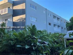 645 NE 121st St in North Miami, FL - Building Photo - Building Photo