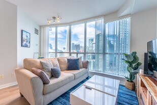 208 Queens Quay, Unit SI ID1504535P in Toronto, ON - Building Photo