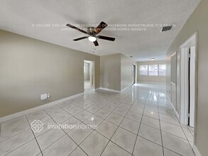 220 NE 171 St in North Miami Beach, FL - Building Photo - Building Photo