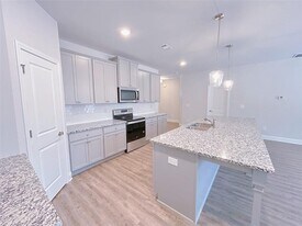 207 Harrison St in Calhoun, GA - Building Photo