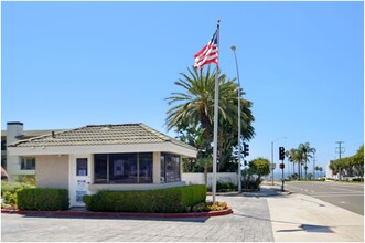 280 Cagney Ln in Newport Beach, CA - Building Photo - Building Photo