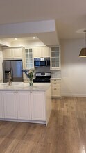 10021 Tabor St, Unit Apt 106 in Los Angeles, CA - Building Photo - Building Photo