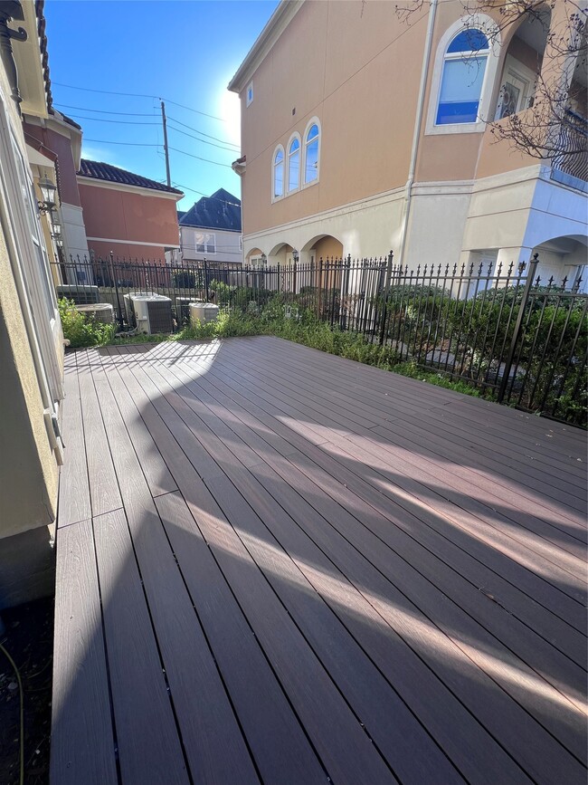 property at 3000 McCulloch Cir