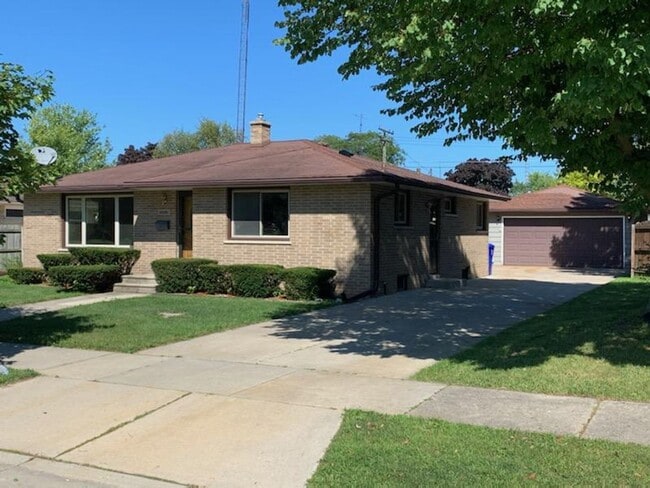 3215 25th Ave in Kenosha, WI - Building Photo - Building Photo