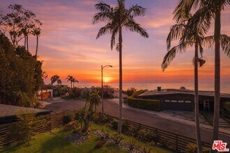 1341 Charmel Pl in Los Angeles, CA - Building Photo - Building Photo