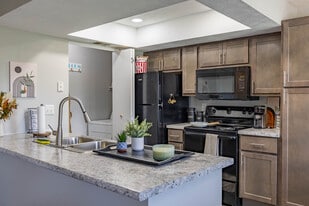 Highland Ridge in Newport, KY - Building Photo