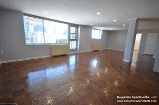 77 Monmouth St, Unit 1 in Brookline, MA - Building Photo