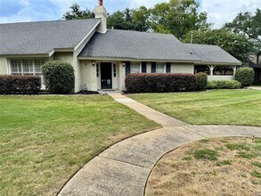 2431 Midfield Dr in Montgomery, AL - Building Photo - Building Photo