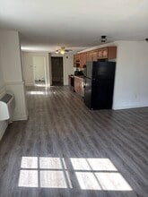 7 S Greenwich St, Unit C in Alloway, NJ - Building Photo - Building Photo