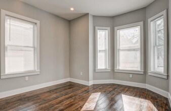 147 Boston St, Unit 1 in Boston, MA - Foto de edificio - Building Photo