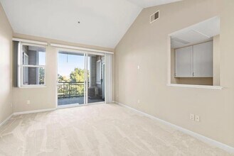1982 W Bayshore Rd in East Palo Alto, CA - Building Photo - Building Photo