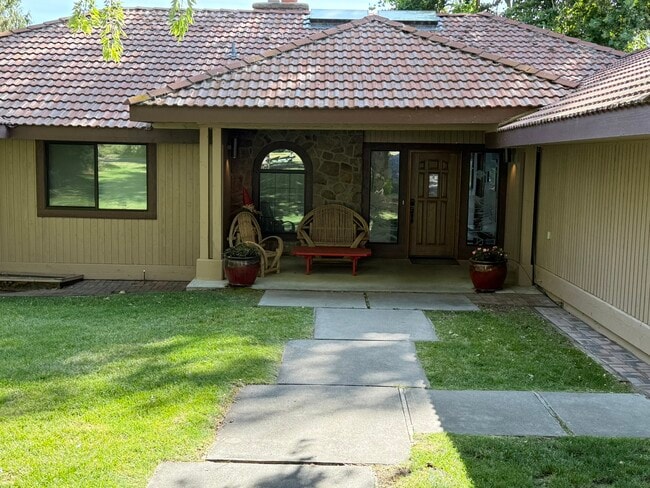73 Bella Ln in Manson, WA - Building Photo - Building Photo