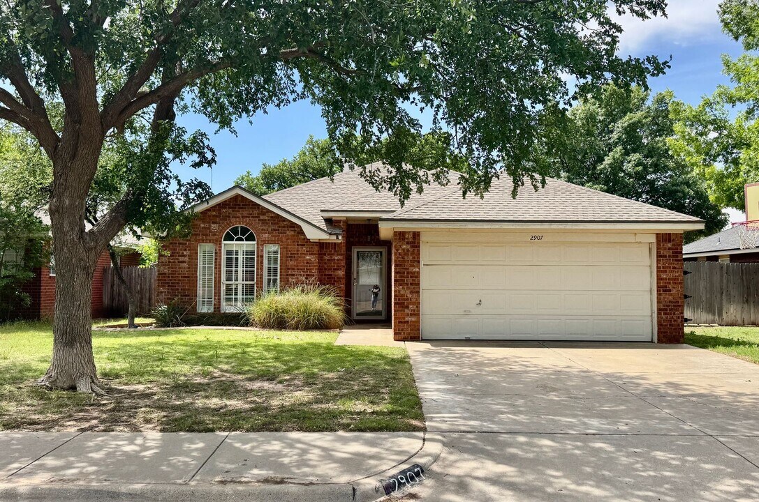 2907 85th St in Lubbock, TX - Foto de edificio