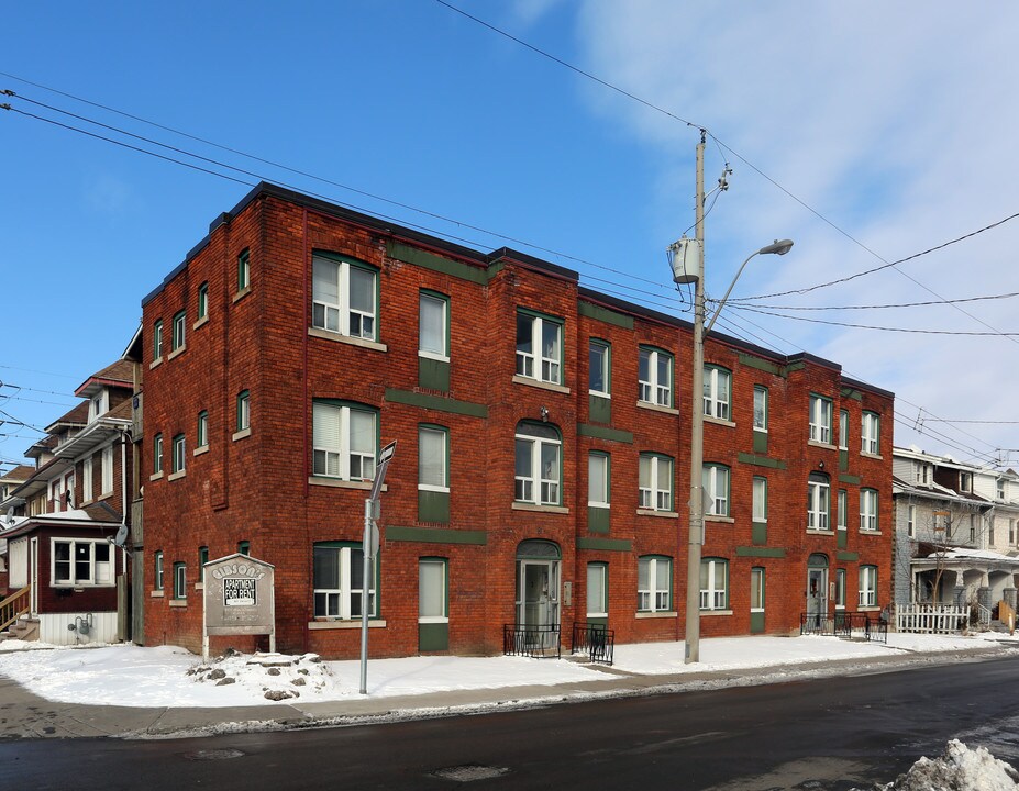 81-83 Gibson Ave in Hamilton, ON - Building Photo