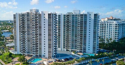 2715 N Ocean Blvd, Unit 2 in Fort Lauderdale, FL - Building Photo - Building Photo