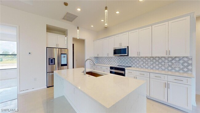 1902 Northwest 28th Ave in Cape Coral, FL - Building Photo - Building Photo