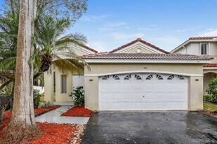 742 San Remo Dr in Weston, FL - Building Photo