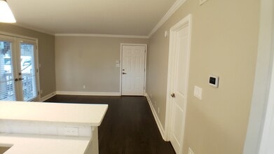 48 Peachtree Ave NE, Unit 315 in Atlanta, GA - Foto de edificio - Building Photo