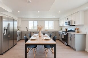 1366 West 35th St in Los Angeles, CA - Building Photo