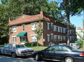 674 NE Somerset Ter Apartments