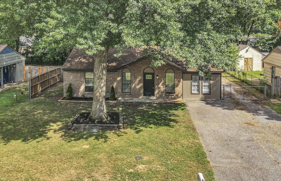 2919 Normandy Dr in Horn Lake, MS - Building Photo