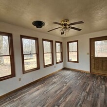 11211 Sam Pyle Bridge Rd in Benton, IL - Building Photo - Building Photo