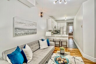 320 Madison St in Hoboken, NJ - Foto de edificio - Building Photo