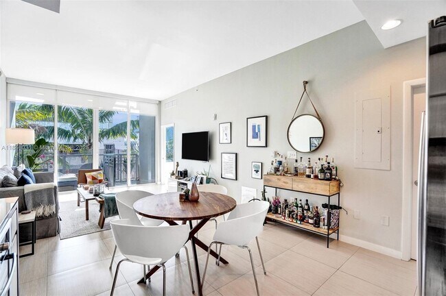 2100 Park Ave in Miami Beach, FL - Building Photo - Building Photo