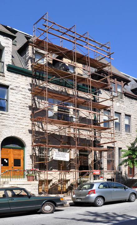 1222 N Calvert St in Baltimore, MD - Building Photo