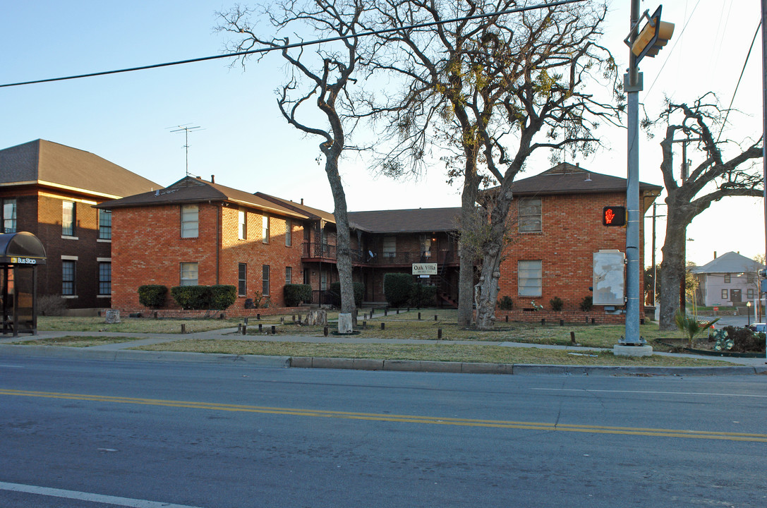 Oak Villa Apartments in Dallas, TX - Building Photo