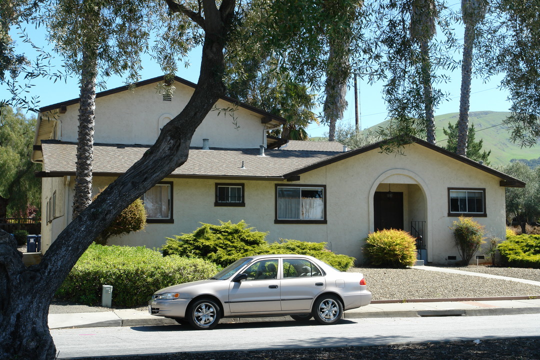 43292 Starr St in Fremont, CA - Building Photo