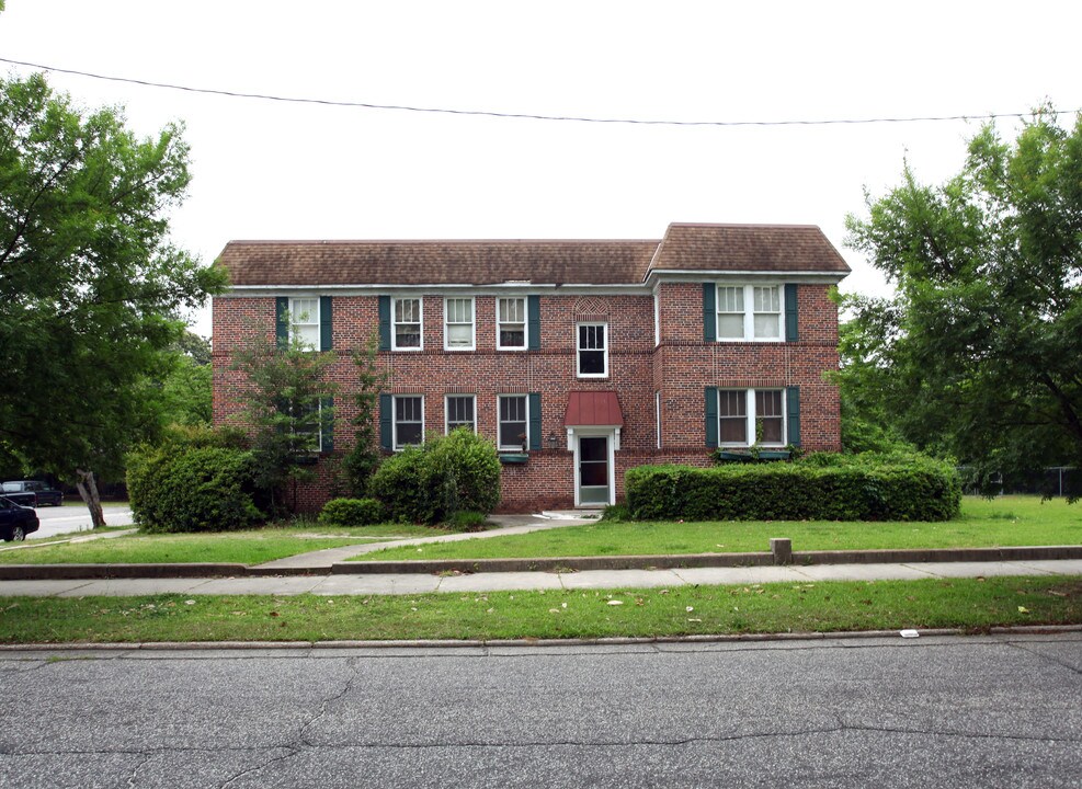 901 N Elm St in Lumberton, NC - Foto de edificio