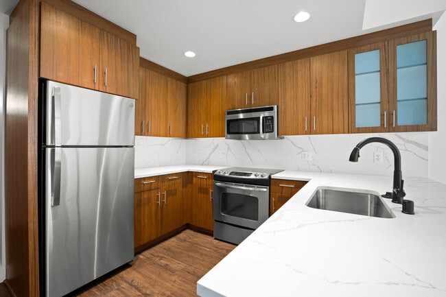 Via 6 in Seattle, WA - Foto de edificio - Building Photo