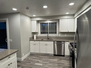 5230 Autumn Leaf Ct N in Keizer, OR - Building Photo - Building Photo