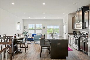2065 Elm Tree Ct in Charlottesville, VA - Building Photo