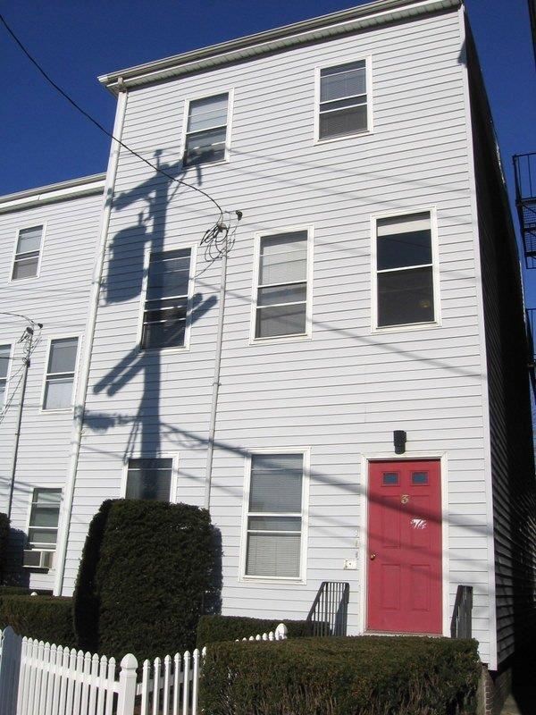 3 Elm St, Unit #3