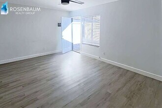 548 S Udall, Unit 2 in Mesa, AZ - Foto de edificio - Building Photo