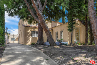 150 N Gardner St in Los Angeles, CA - Building Photo - Building Photo