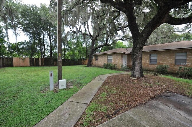 1432 E Fern Rd in Lakeland, FL - Building Photo - Building Photo