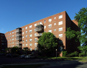 Hyde Park in Stamford, CT - Building Photo - Building Photo